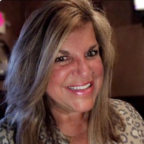 Mary Beth McCarthy, Lowcountry Children's Book Author. Her book, Hilton's Island, features a beach dog and his friends among Carolina's native wildlife