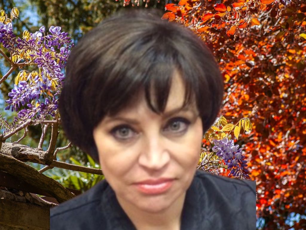 Lowcountry Poet Suzanne Aulds, Writer in Summerville, South Carolina